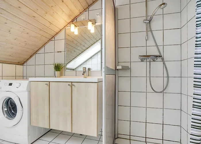 Apartment Ginger - 2-3km From The Sea By Interhome